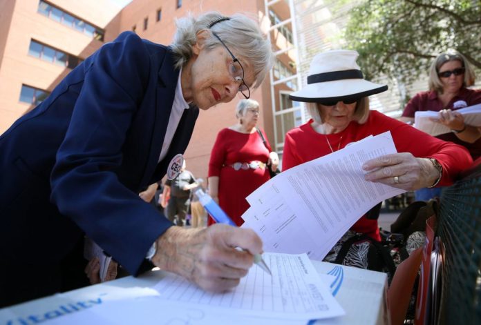 Signing ballot iniatives